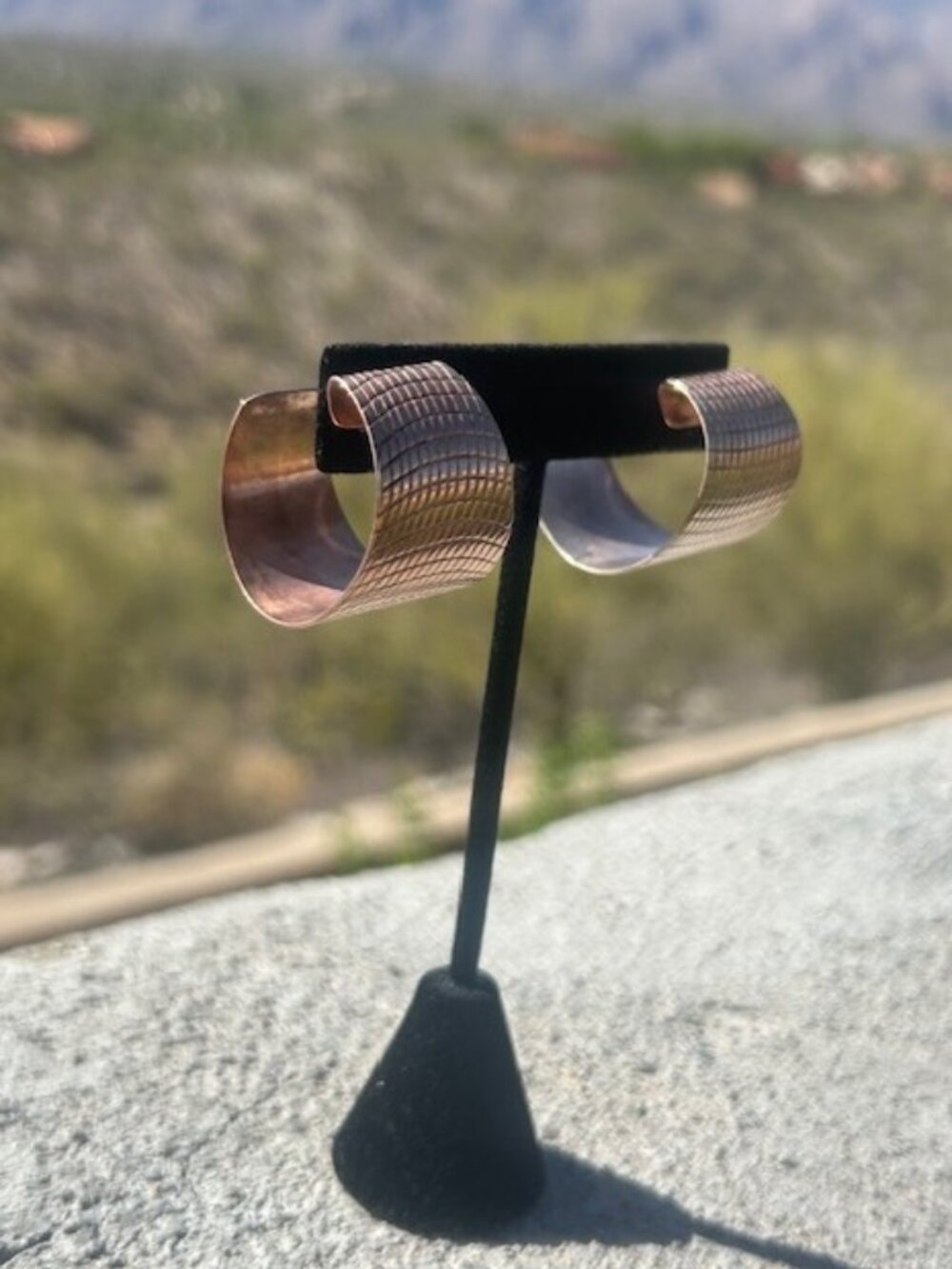 WIDE TEXTURED COPPER Hoop Vintage EARRINGS - Picture 2 of 9